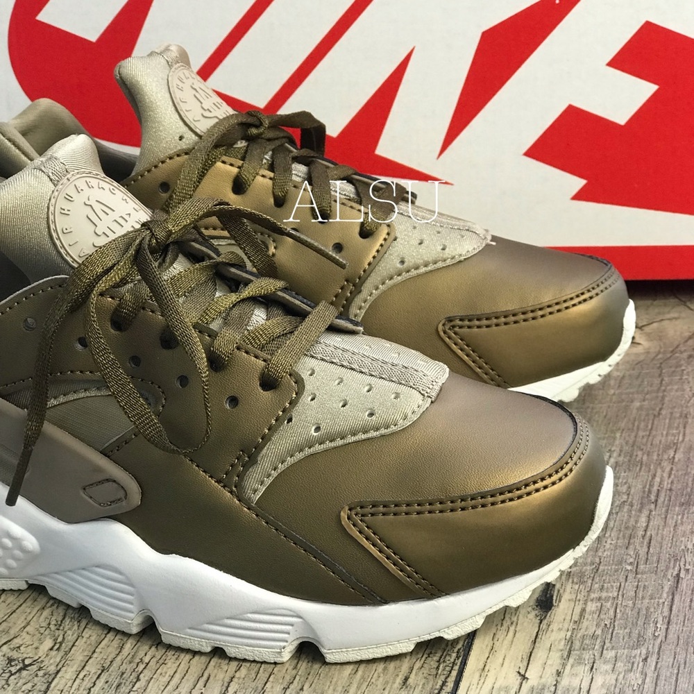 NWT Air Huarache Run PRM TXT Khaki Gold W AUTHENT - Picture 6 of 8